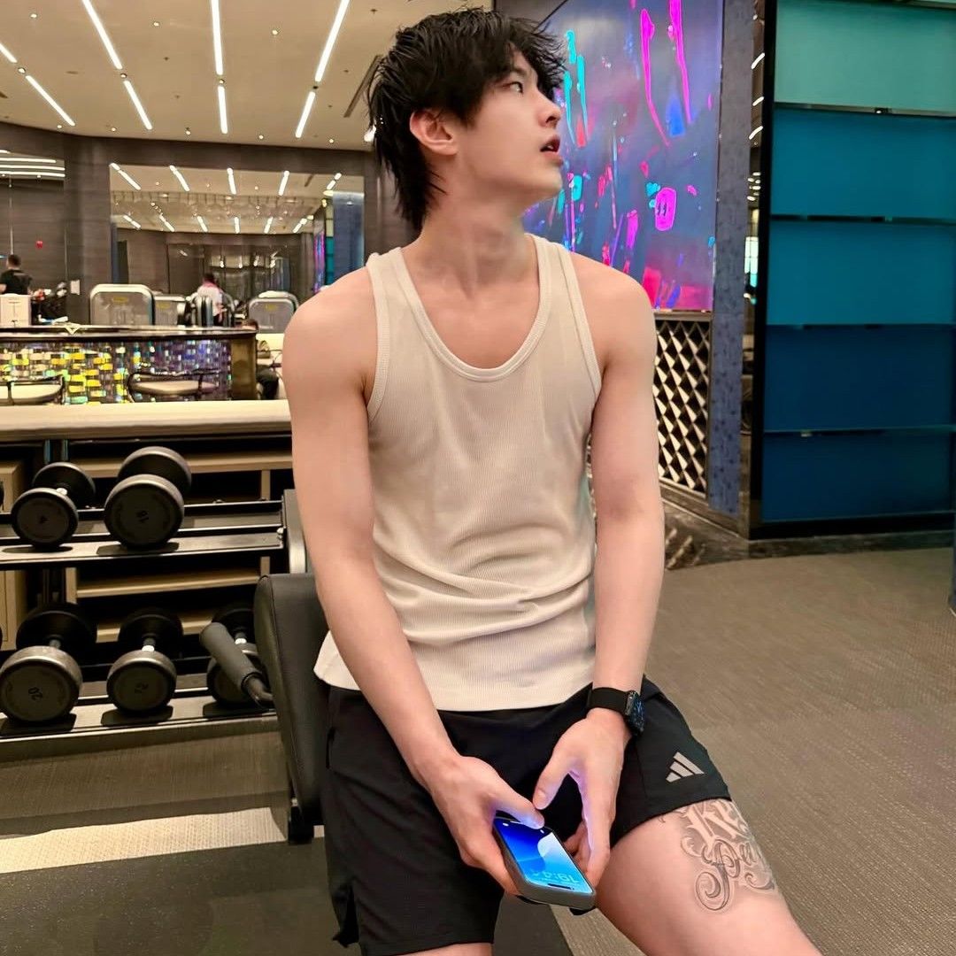 Recent activity shot of He Yu