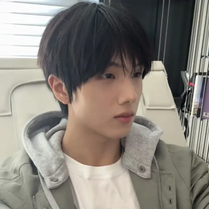 Latest photo of Park Jisung
