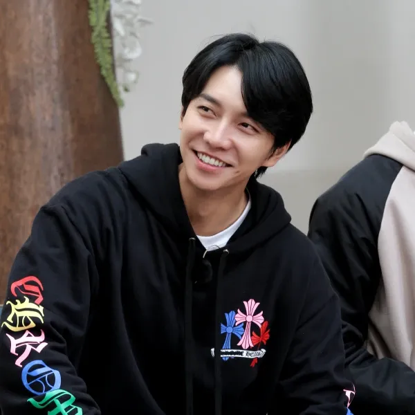 Foto kegiatan terbaru dari Lee Seunggi