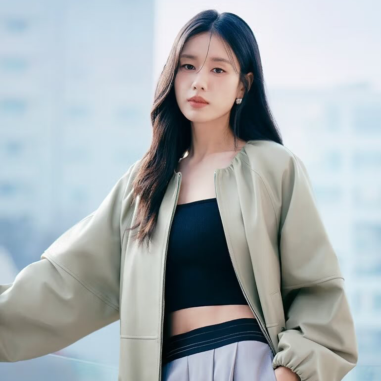 A moment captured by a fan of Ahn Eunjin