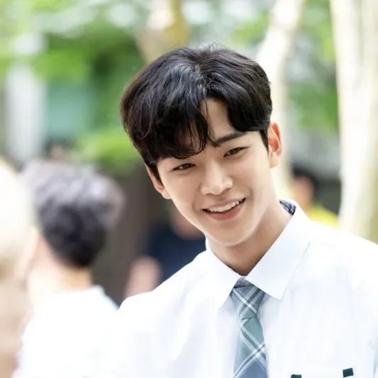 Cuplikan di balik layar dari Rowoon