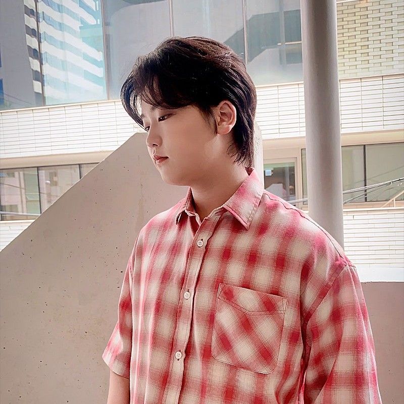 Behind-the-scenes cut of Park Sungon