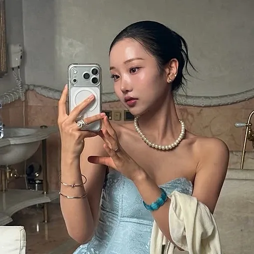 A moment captured by a fan of Kim Soyeon (2004)