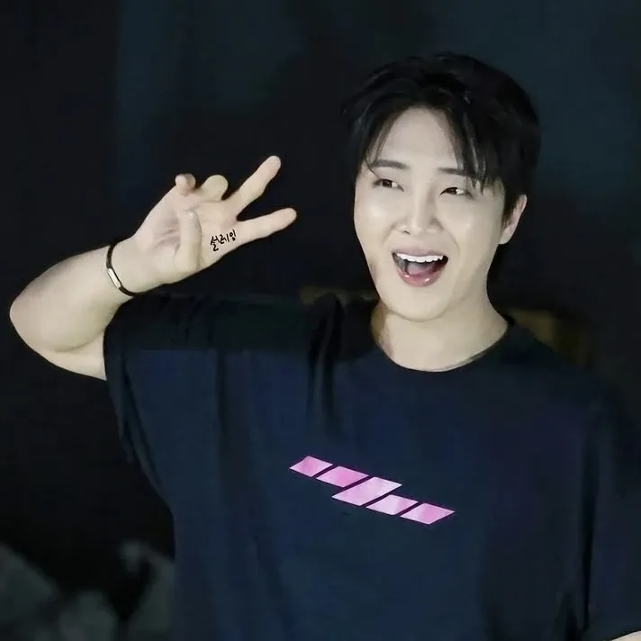 Behind-the-scenes cut of Hwang Yunsung