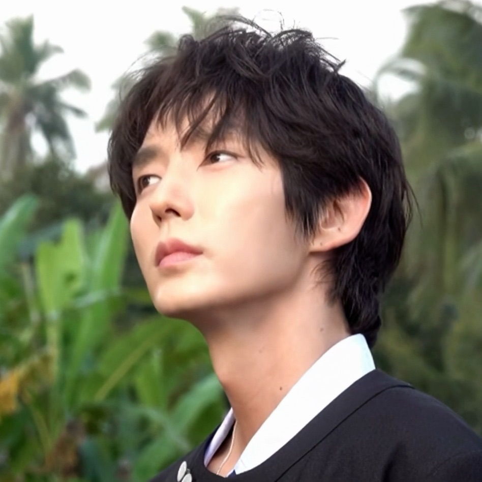 Latest photo of Lee Joongi