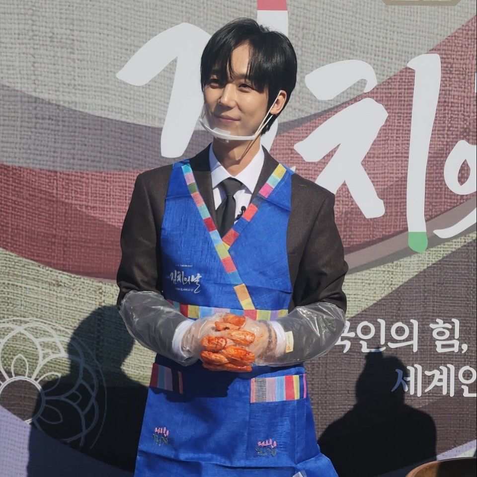 Behind-the-scenes cut of Yoon Jonghun 