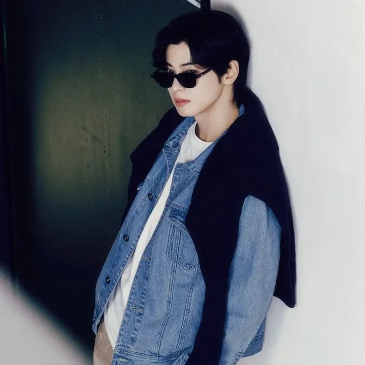 Latest photo of Cha Eunwoo