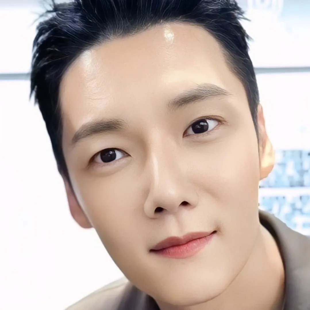 Recent activity shot of Choi Jinhyuk