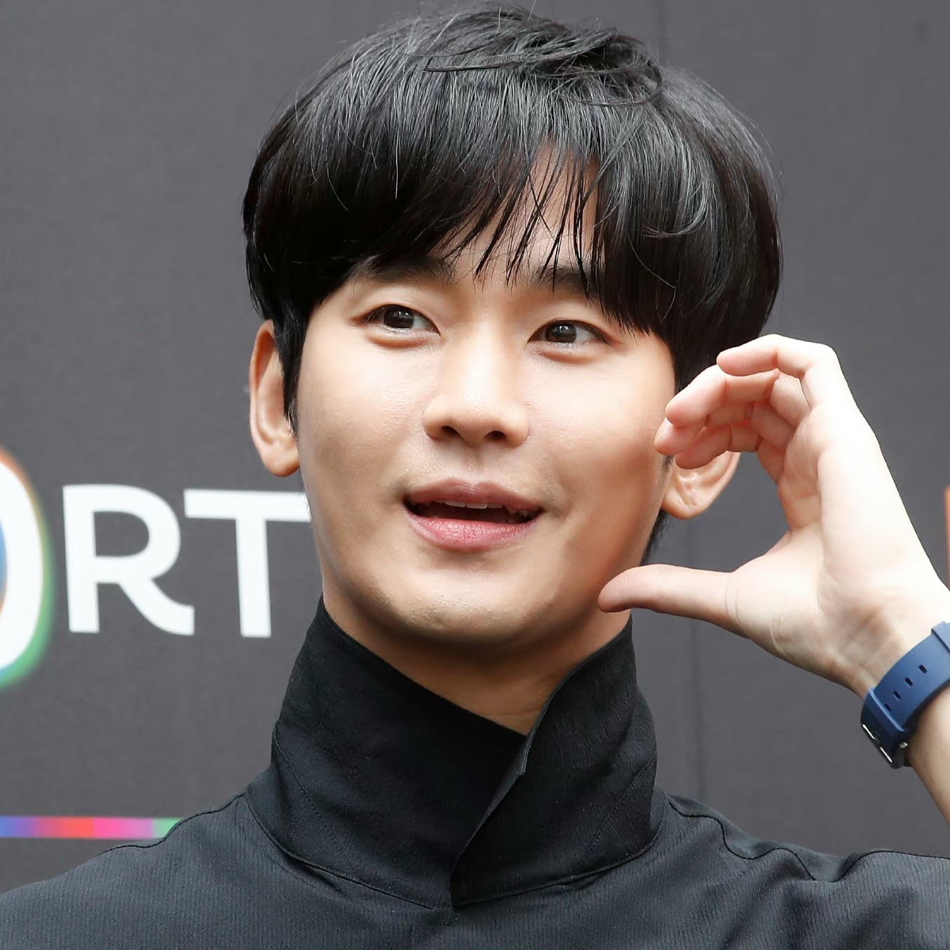 キム・スヒョンのビハインドカット