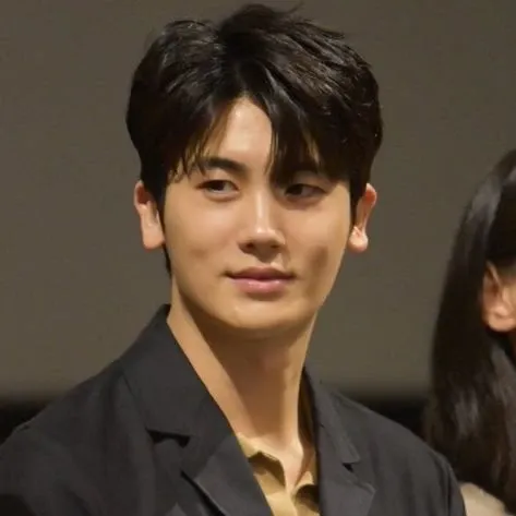 Latest photo of Park Hyungsik