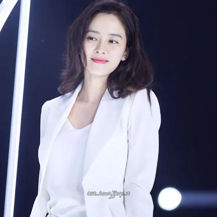 Foto kegiatan terbaru dari Song Jihyo
