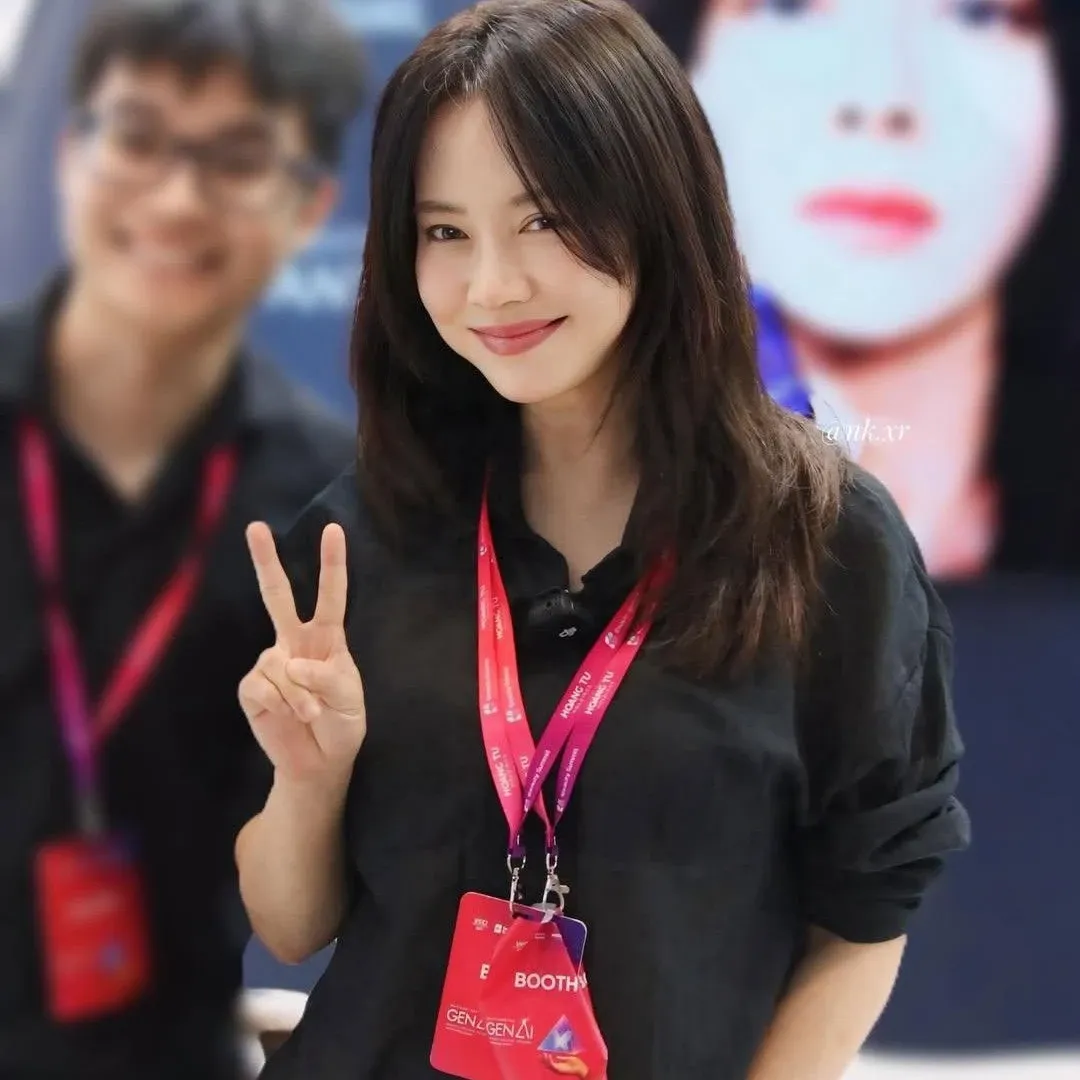 Foto kegiatan terbaru dari Song Jihyo