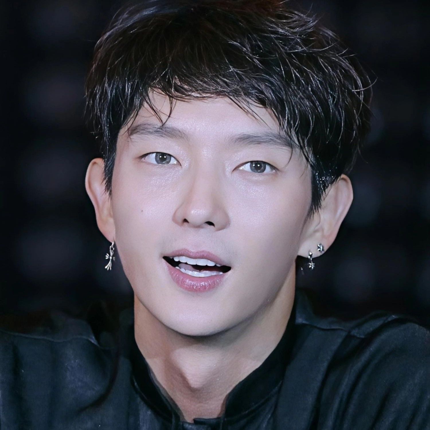 A moment captured by a fan of Lee Joongi