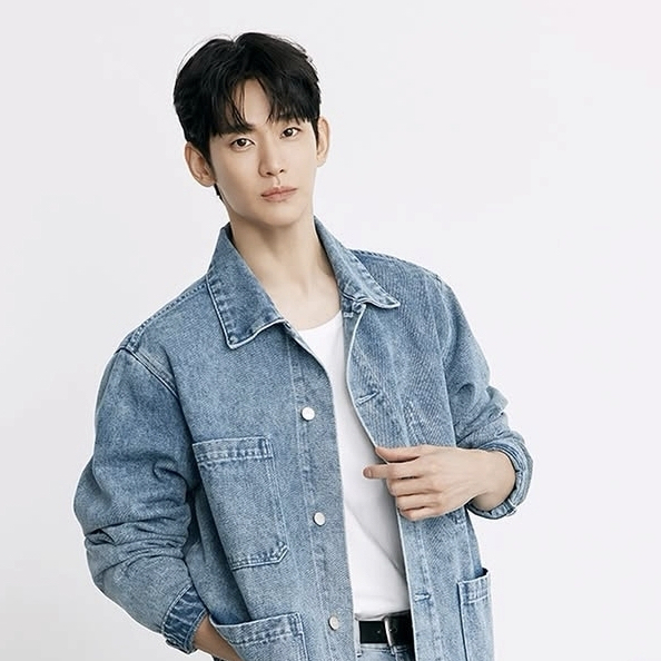 Recent activity shot of Kim Soohyun