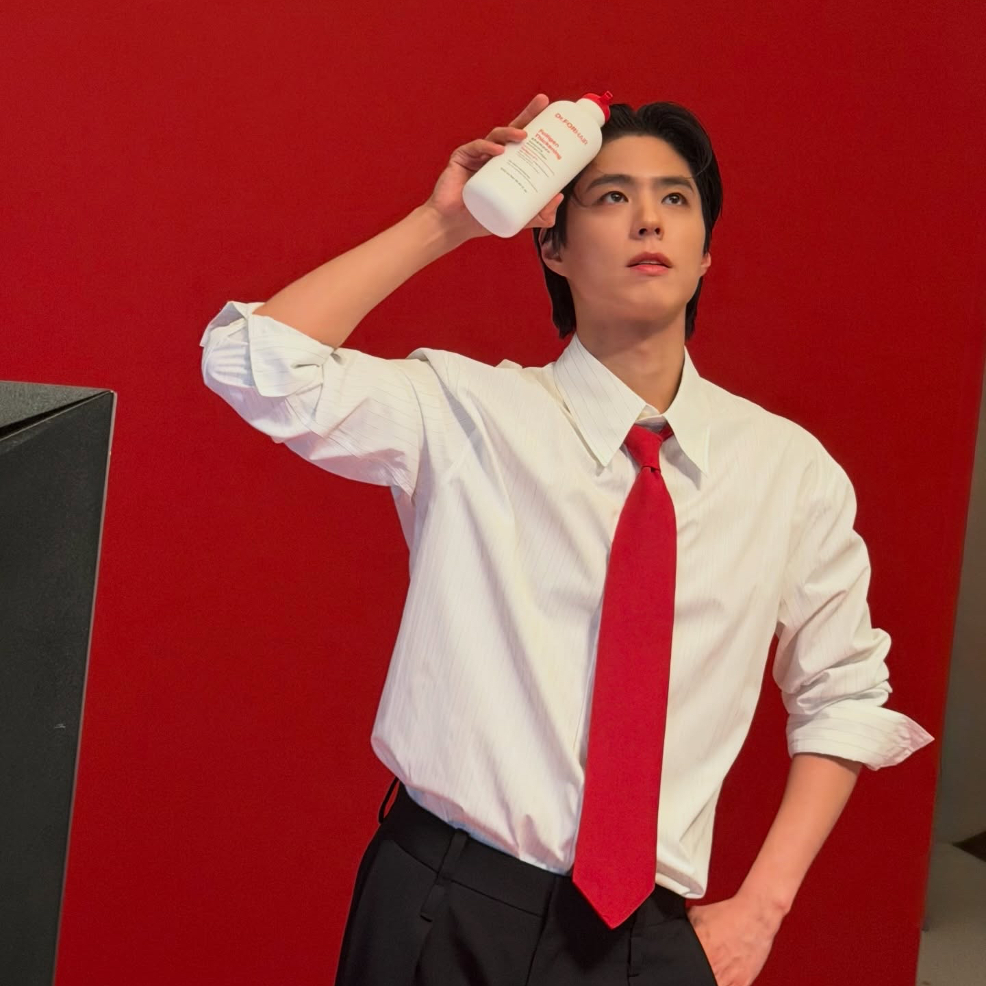 Behind-the-scenes cut of Park Bogum