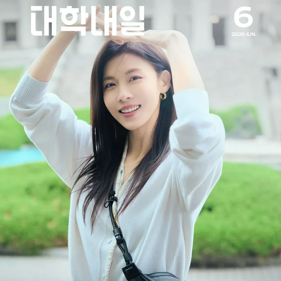 Behind-the-scenes cut of Ha Jiwon