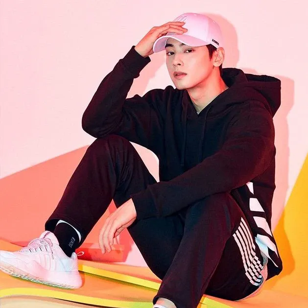 Recent activity shot of Cha Eunwoo