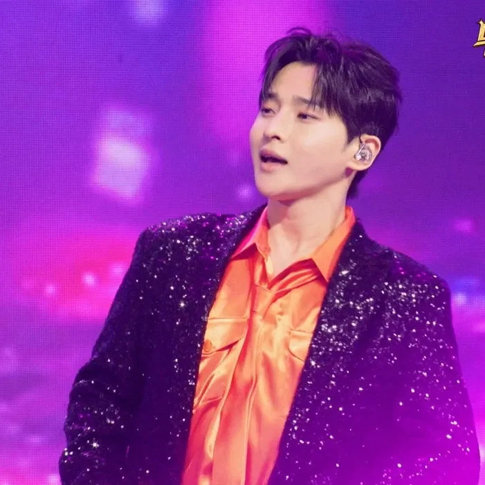 A moment captured by a fan of Seong Ri