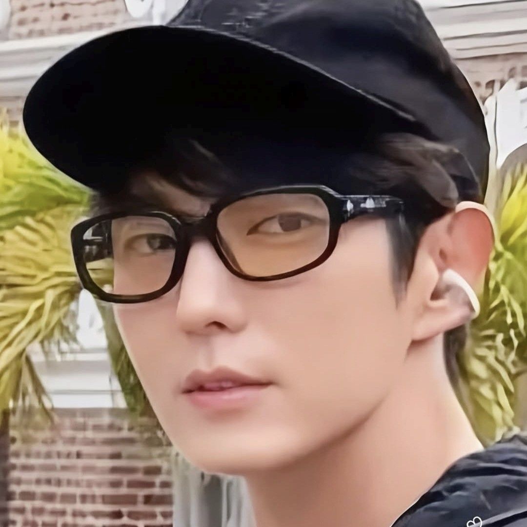 Recent activity shot of Lee Joongi