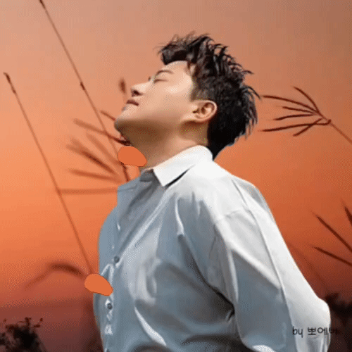 粉丝拍下的金浩中瞬间