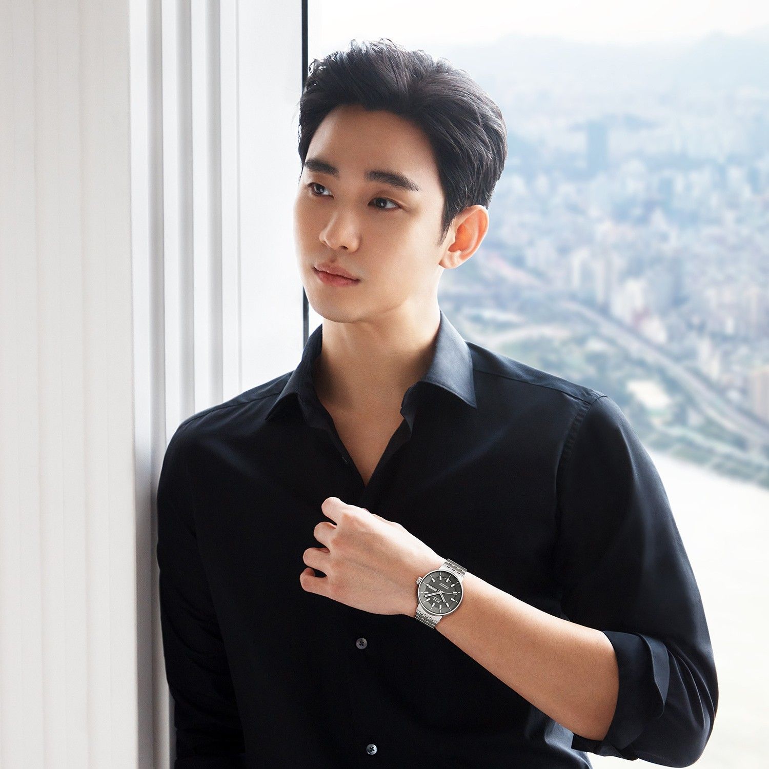 粉絲拍下的金秀賢瞬間