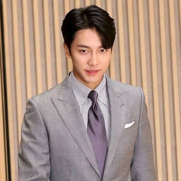 イ・スンギの最近の活動ショット