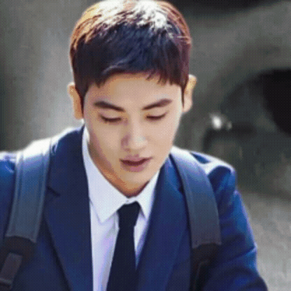 Behind-the-scenes cut of Park Hyungsik