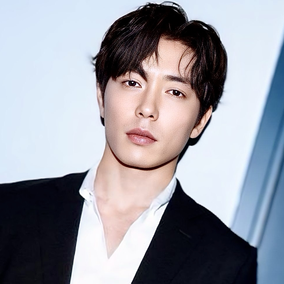 Momen yang diabadikan oleh penggemar Kim Jaewook