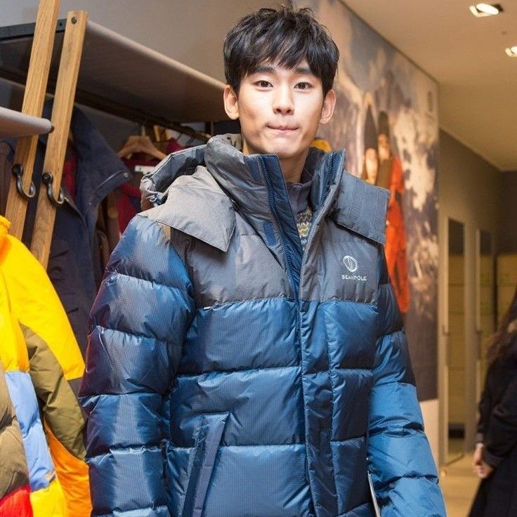 A moment captured by a fan of Kim Soohyun