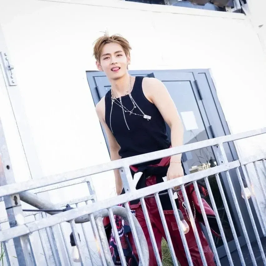 Latest photo of Kim Taehyung (V)