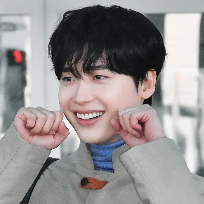 Behind-the-scenes cut of Lee Jongsuk