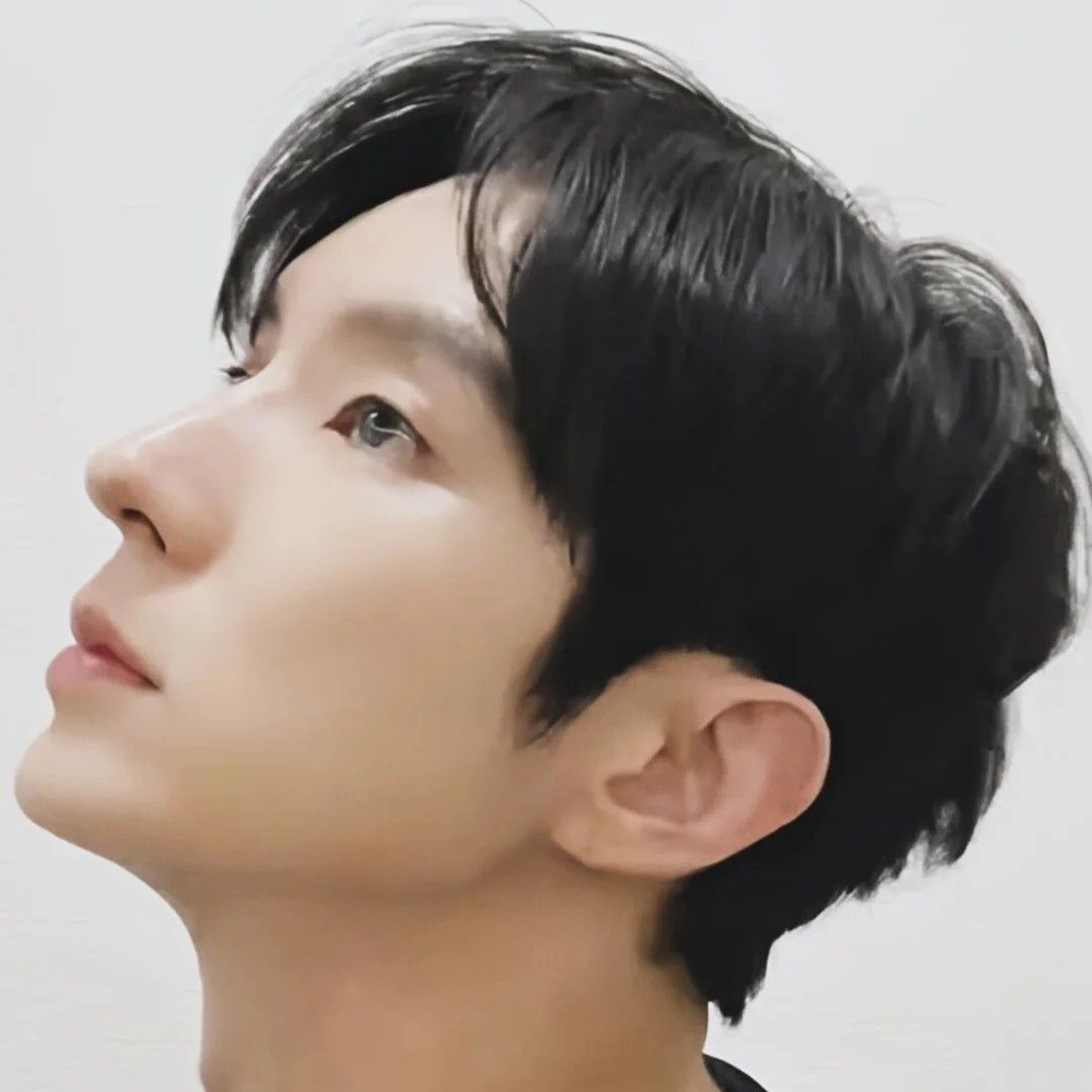 Recent activity shot of Lee Joongi