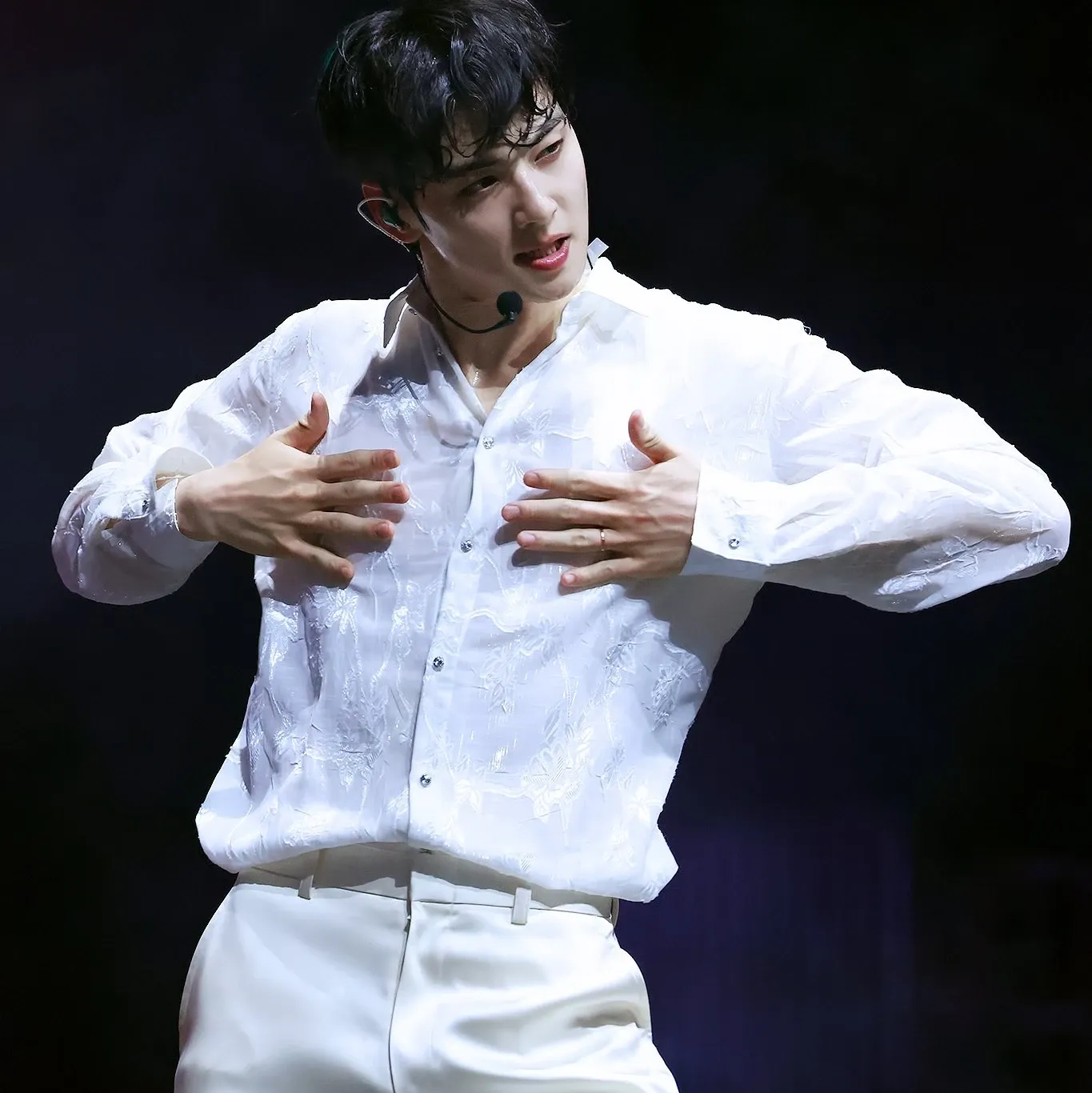 Recent activity shot of Cha Eunwoo