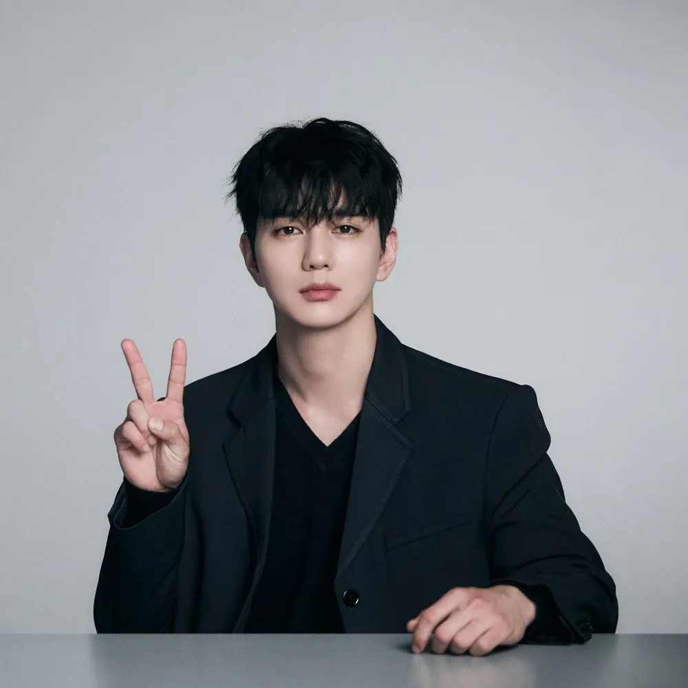 Recent activity shot of Yoo Seungho