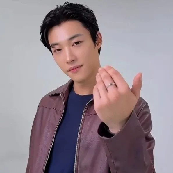 A moment captured by a fan of Woo Dohwan