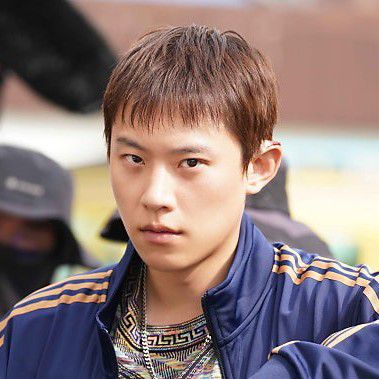 Behind-the-scenes cut of Kim Sungcheol