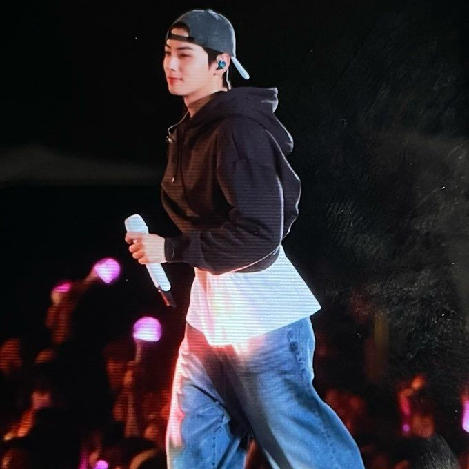 Latest photo of Cha Eunwoo