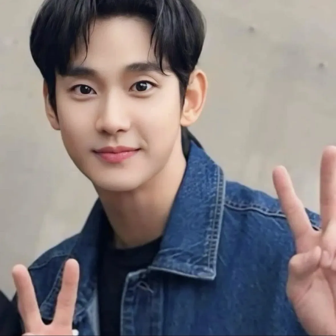 Recent activity shot of Kim Soohyun