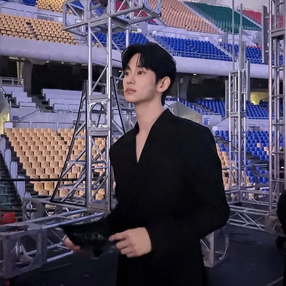 Recent activity shot of Kim Soohyun