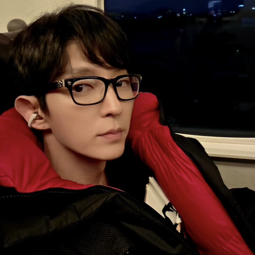 A moment captured by a fan of Lee Joongi