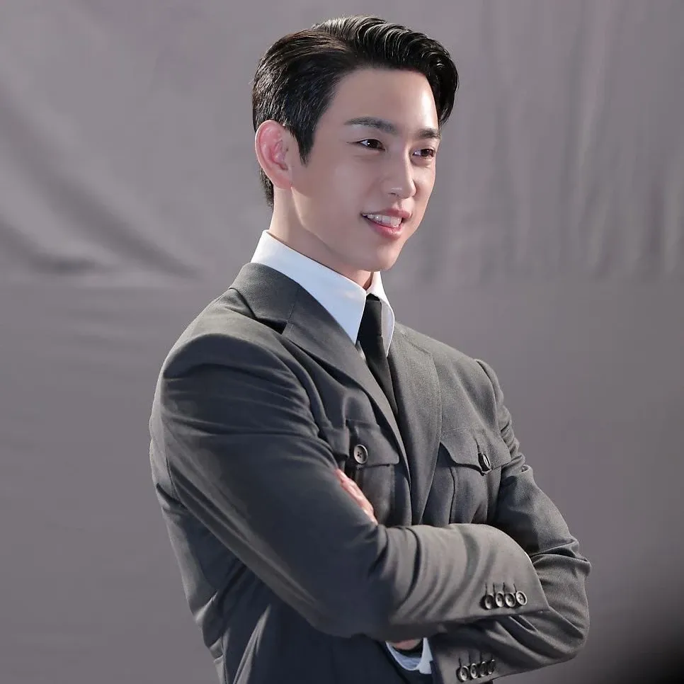 Foto terbaru dari Park Jinyoung