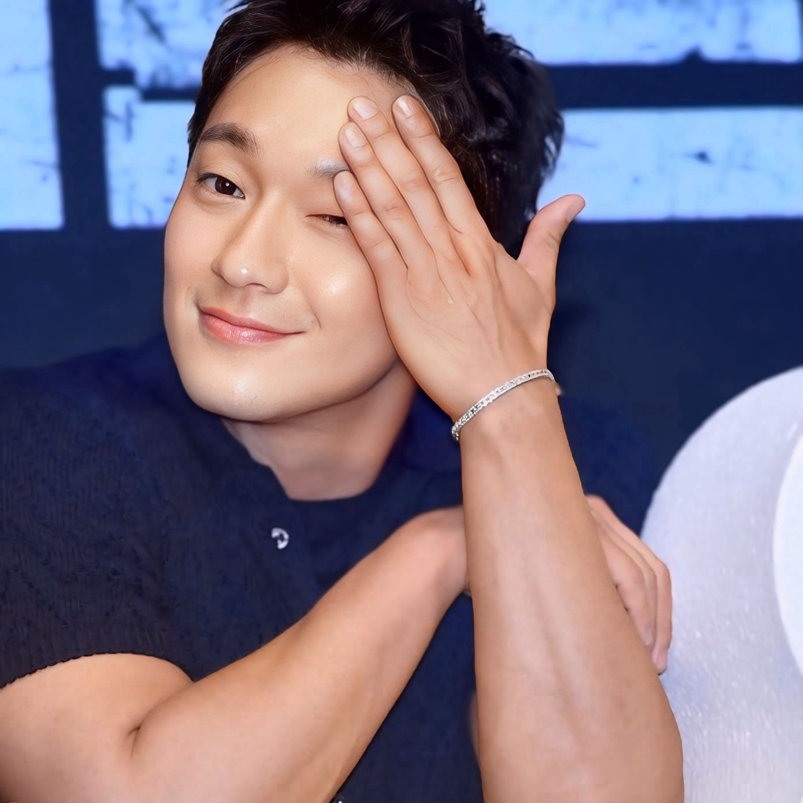 Behind-the-scenes cut of Son Seokkoo
