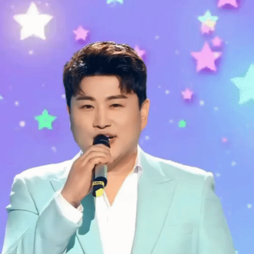 粉丝拍下的金浩中瞬间