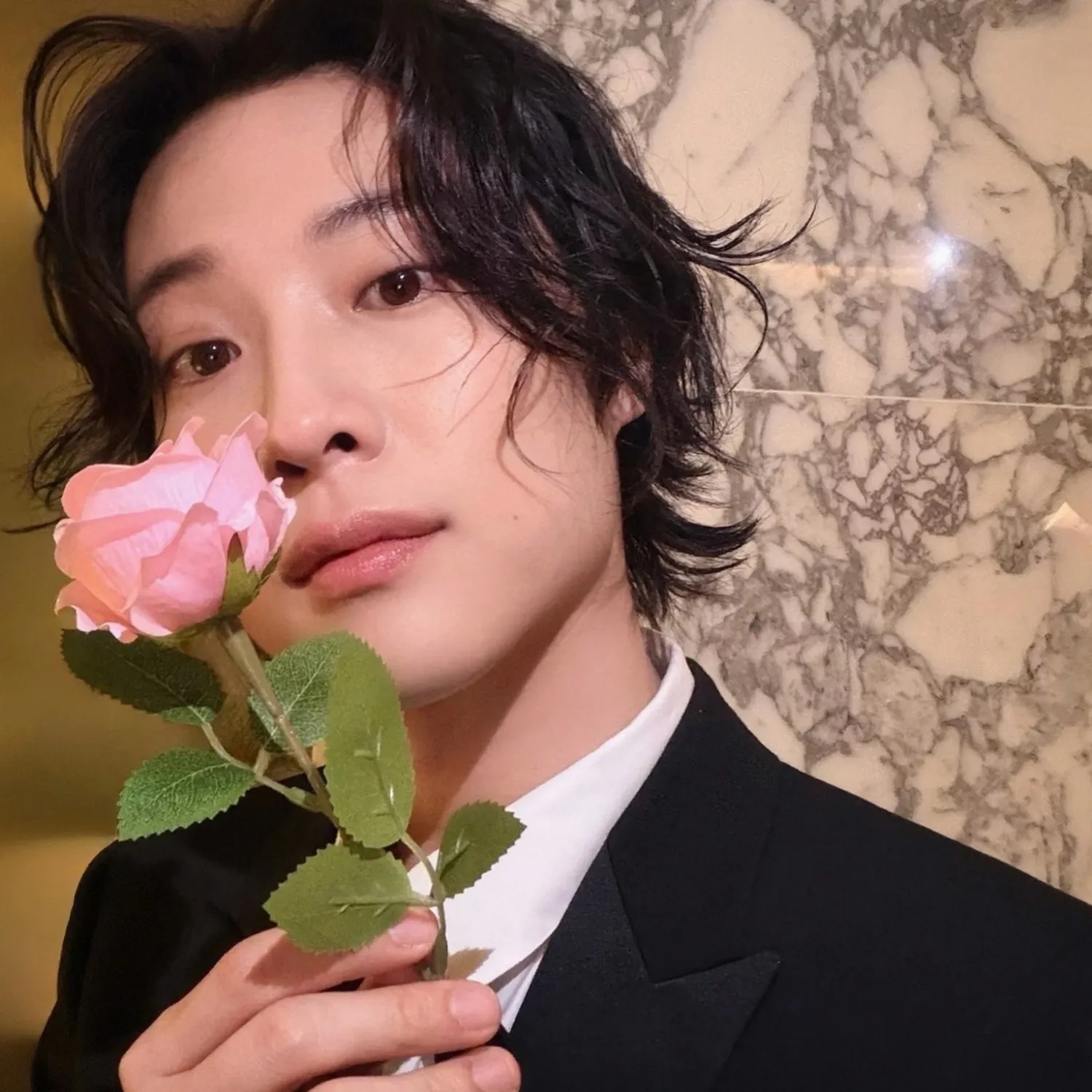 Behind-the-scenes cut of Lee Jongwon