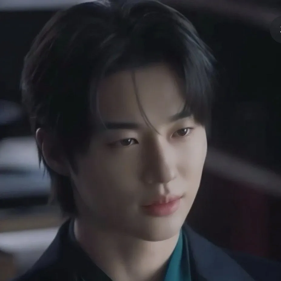 Behind-the-scenes cut of Byeon Wooseok