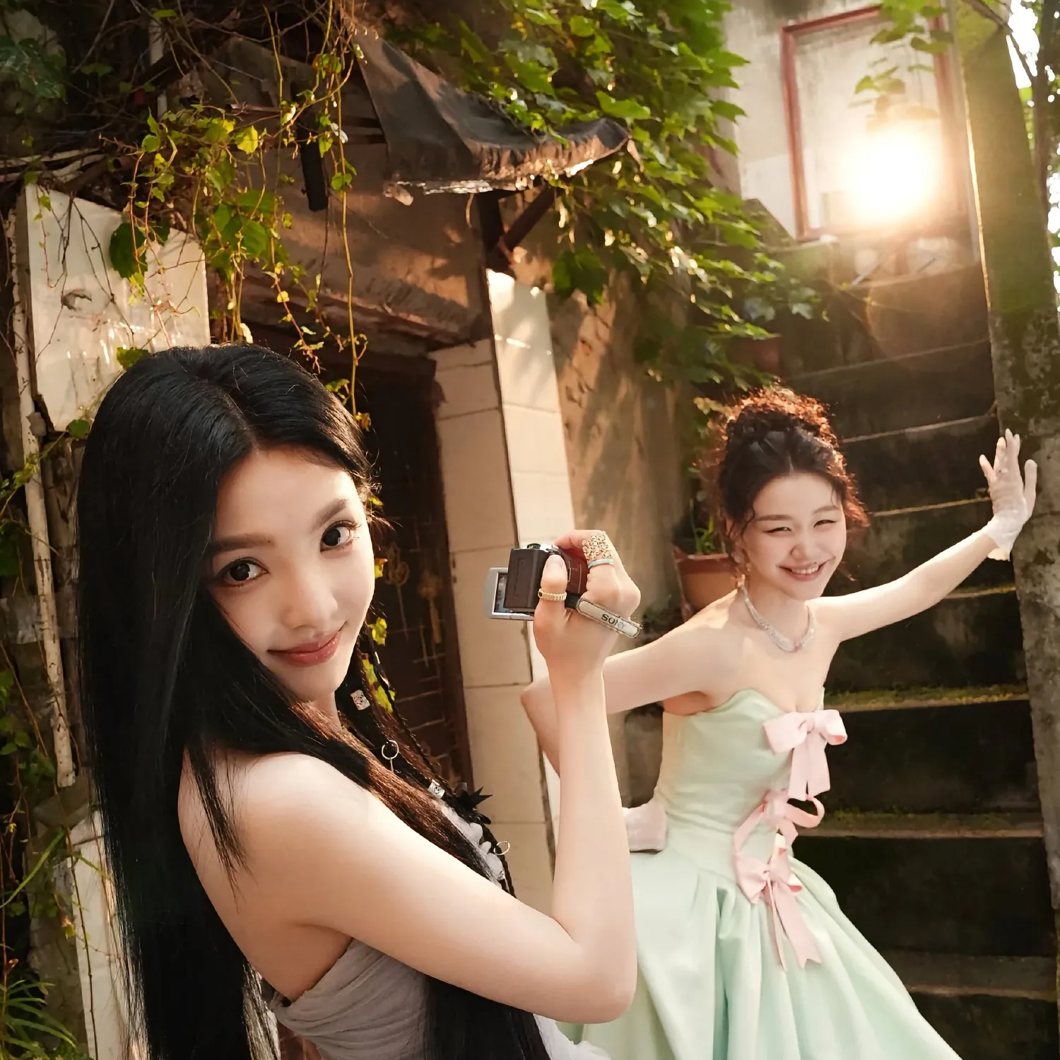 Behind-the-scenes cut of Zhang Ruonan