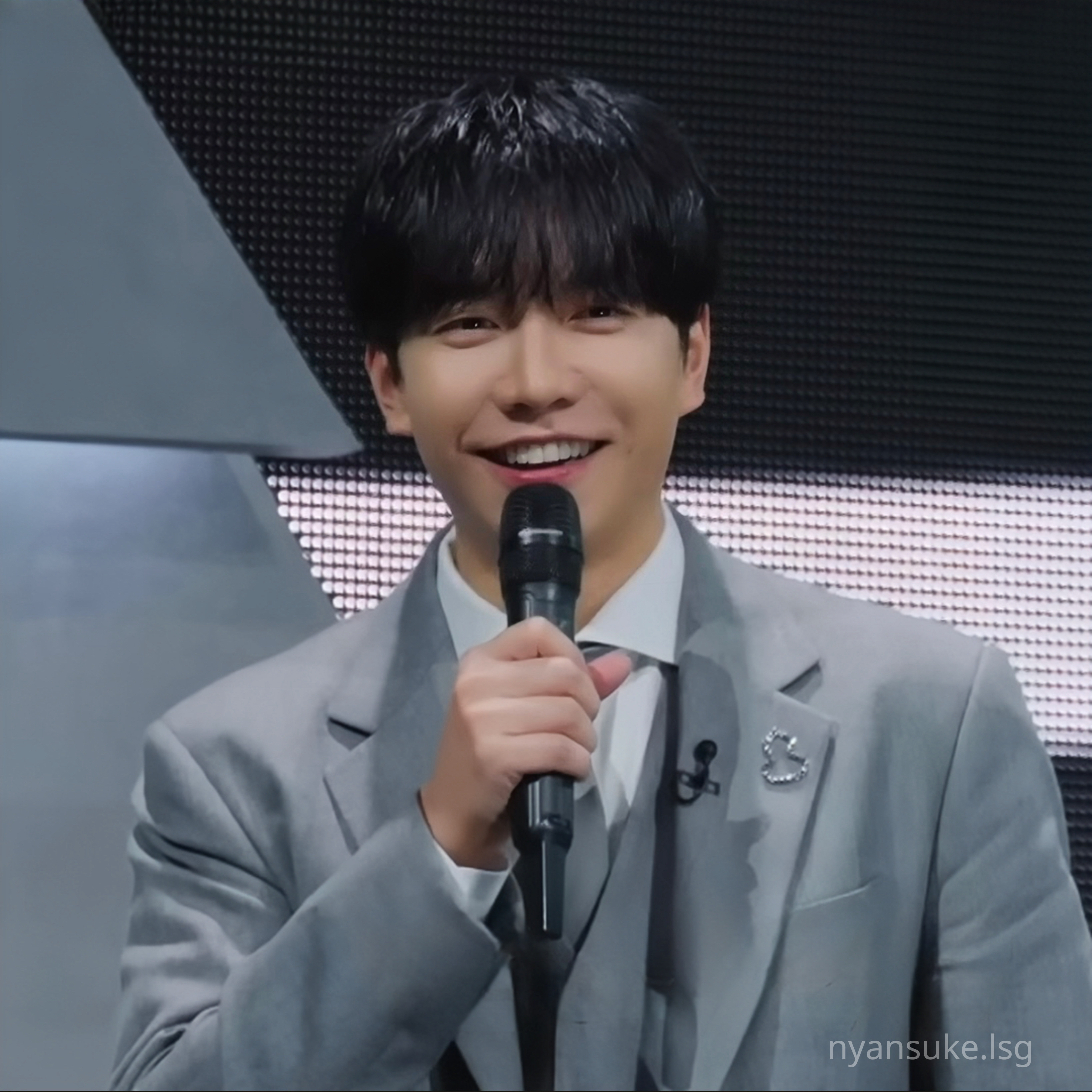 Cuplikan di balik layar dari Lee Seunggi