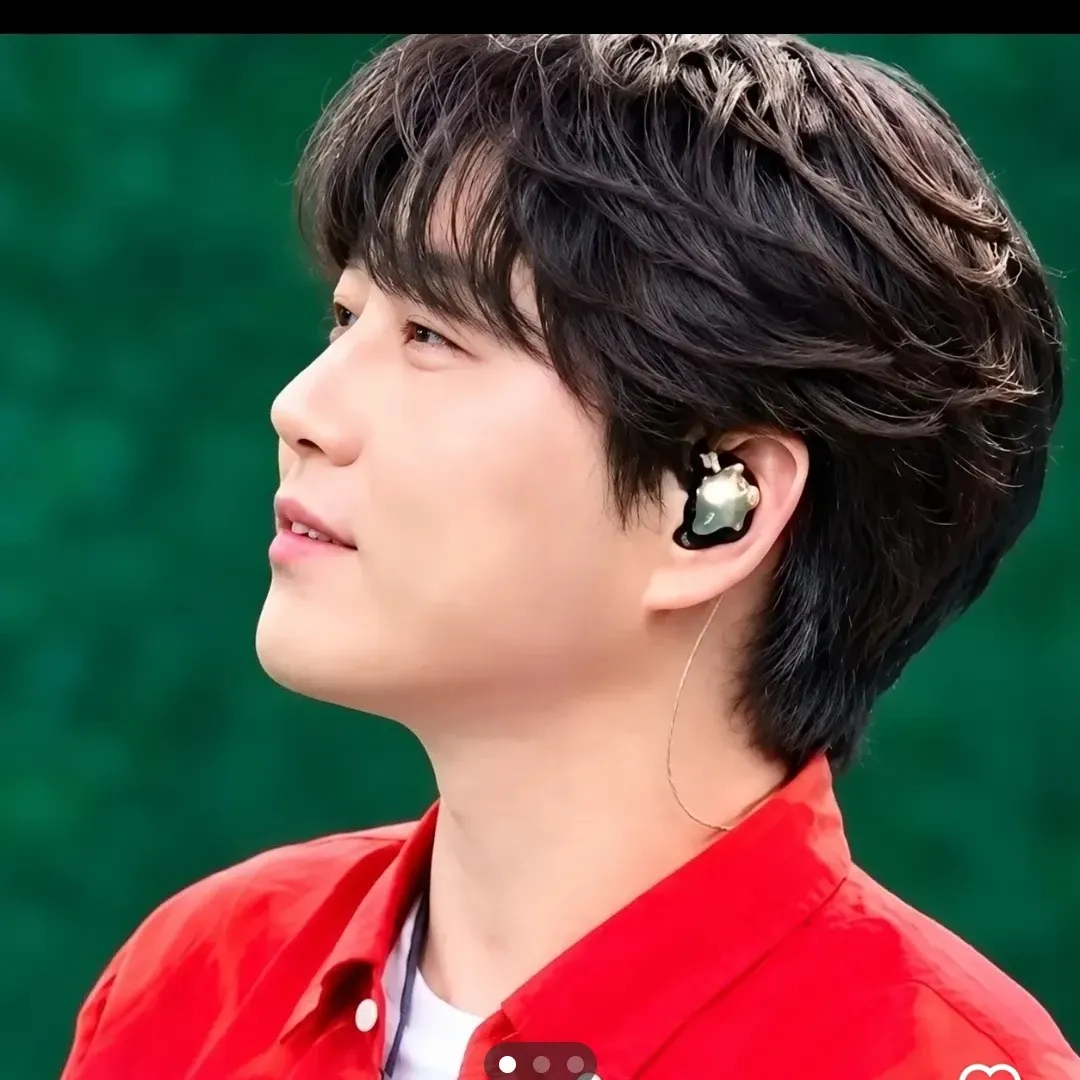 A moment captured by a fan of Hwang Youngwoong