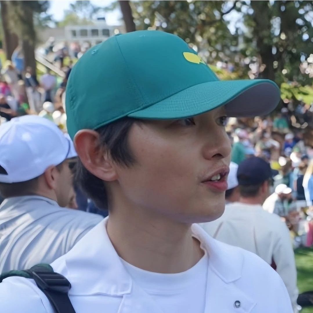 Recent activity shot of Song Joongki