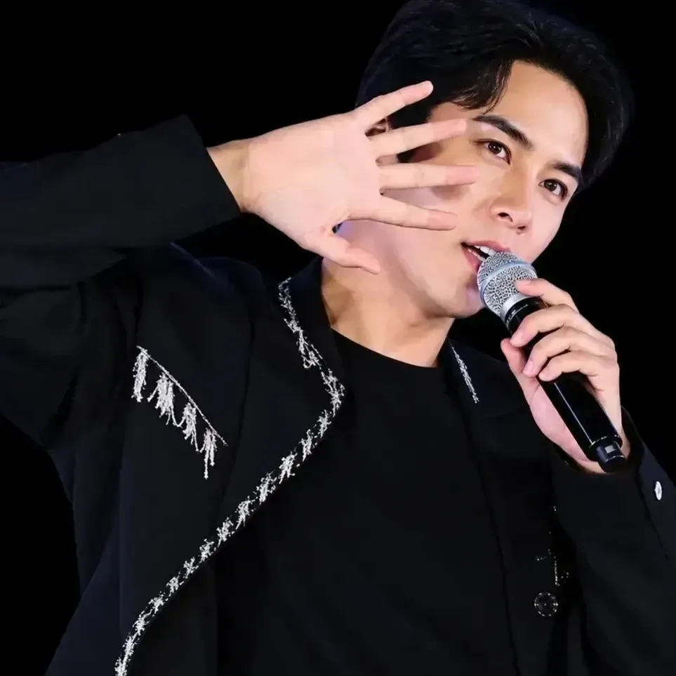 Foto kegiatan terbaru dari Jang Minho